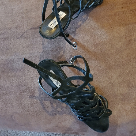 Black heels - Picture 1 of 5